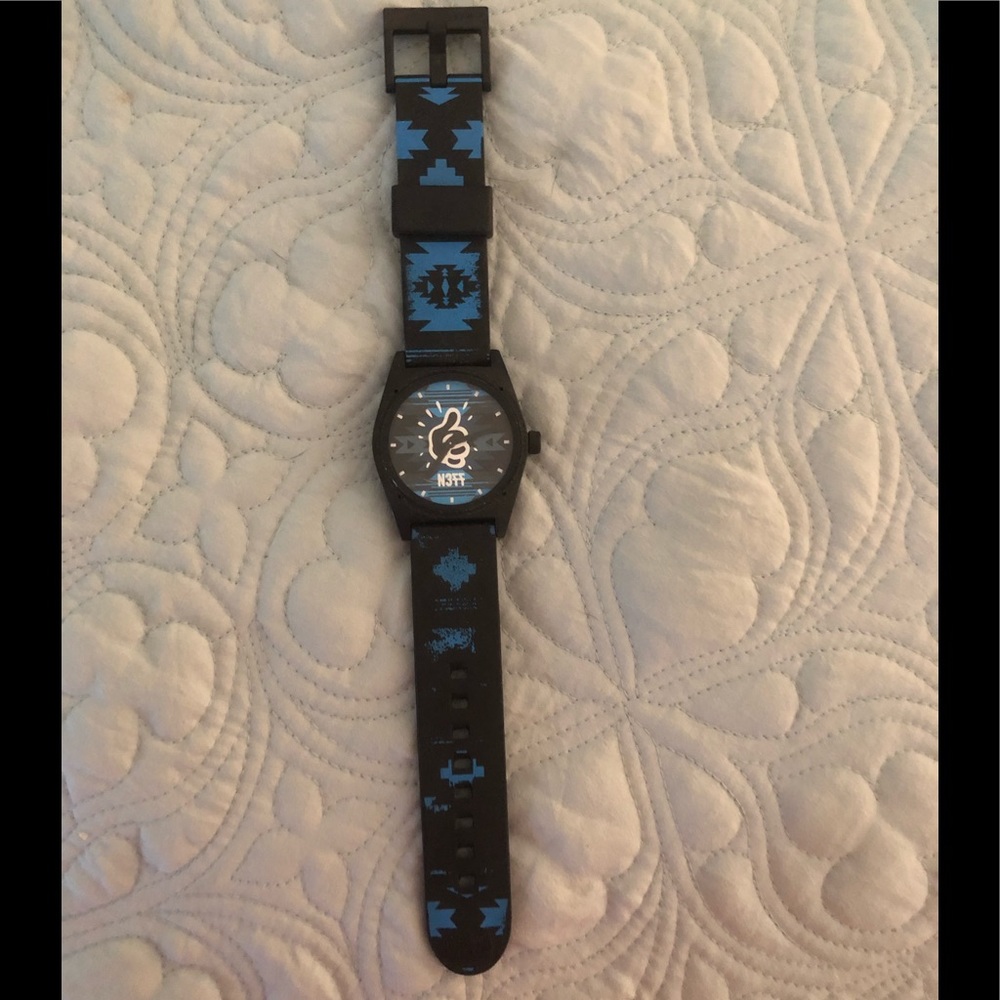 Neff Daily Aztec print watch